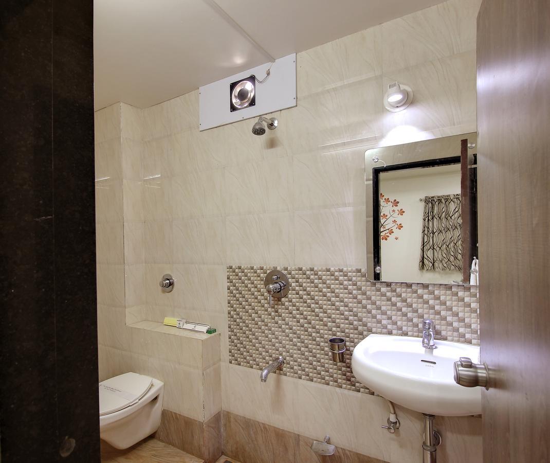Daksh Hotel And Restaurant Talala Екстериор снимка